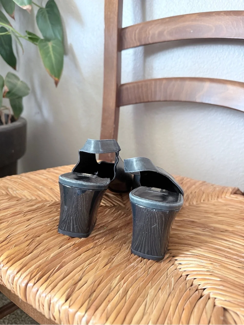 Amalfi Italy Black‎ Slingback Low Block Heel Pumps 8.5